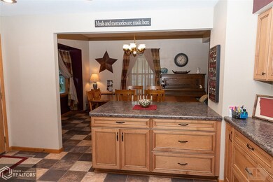 107 W 2nd St, Wayland, IA 52654 - photo 4