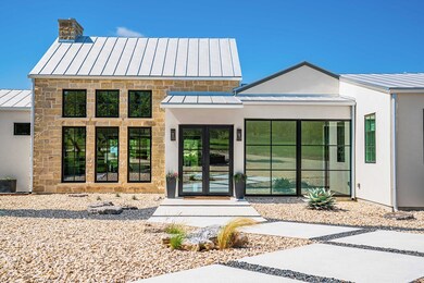 987 Admiral Heights Blvd, Fredericksburg, TX 78624 - photo 3