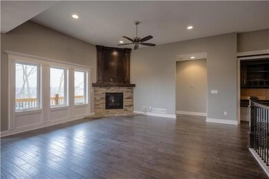 6827 Woodstock Ct, Shawnee, KS 66218 - photo 7