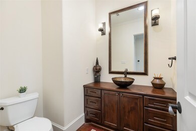 1059 W 41st St, Houston, TX 77018 - photo 5