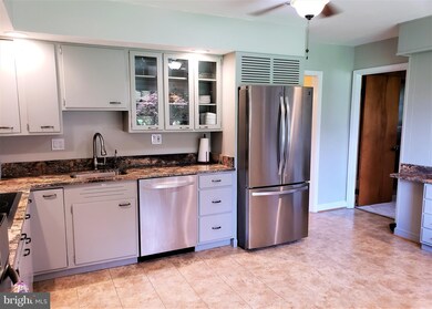 12306 Greenhill Dr, Silver Spring, MD 20904 - photo 5