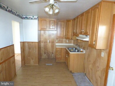 69 Devonshire Rd, Hagerstown, MD 21740 - photo 4