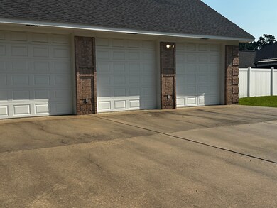 2289 W Community Chapel Rd, Atoka, OK 74525 - photo 4