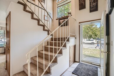 08 Foyer