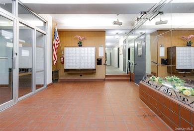 The Alderton unit 2, Rego Park, NY 11374 - photo 3