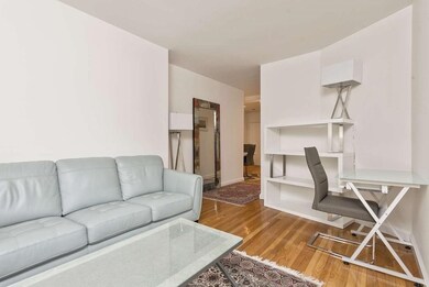 19 Wiget St unit 302, Boston, MA 02113 - photo 3
