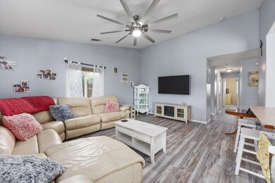 12305 Quiet Pasture Dr, Bakersfield, CA 93312 - photo 7