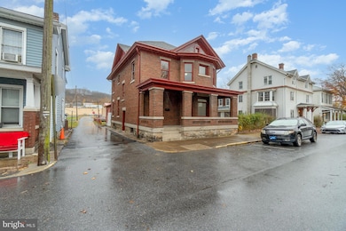 137 N 2nd St, Newport, PA 17074 - photo 2