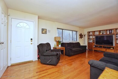 469 Willow Rd E unit 2, Staten Island, NY 10314 - photo 3