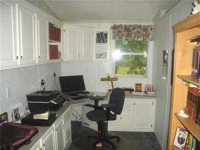 Studio/Study/Office.