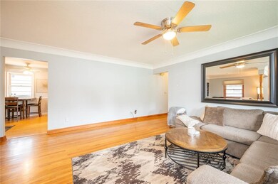 4110 43rd St, Des Moines, IA 50310 - photo 3