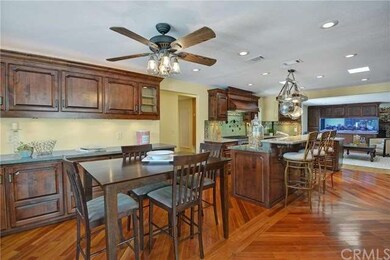 Completely remodeled kitchen with breakfast bar se