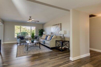 BEAUTIFUL LIVING ROOM