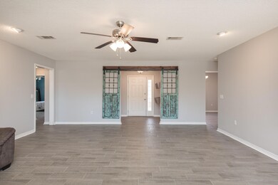 2010 Pelican Ln.-7