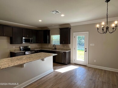 DINING & KITCHEN