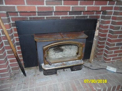 108 S Pine St, Wapakoneta, OH 45895 - photo 5