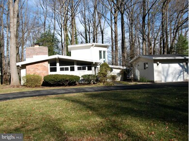 8936 Walker St, Fairfax, VA 22032 - photo 3