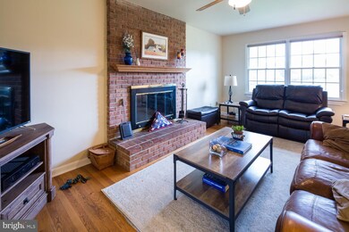 136 Wortham Ln, Bear, DE 19701 - photo 2