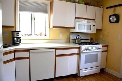 33 Kendall St unit 2, Brookline, MA 02445 - photo 2