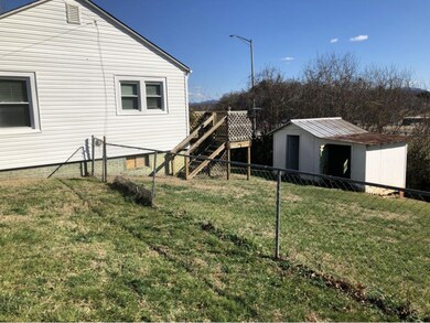 212 Young St, Johnson City, TN 37601 - photo 3