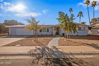 733 E Geneva Dr