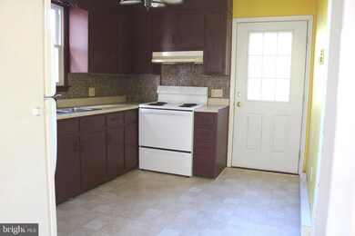 19 Oregon St, Mercersburg, PA 17236 - photo 4