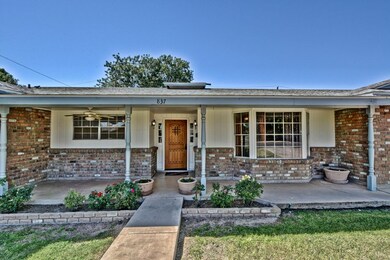 QUAINT FRONT PORCH