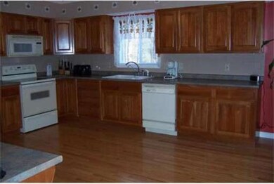 50 Carolyn Ct, Swansea, MA 02777 - photo 3