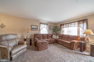 7 Lawnton Terrace W, Glenolden, PA 19036 - photo 4