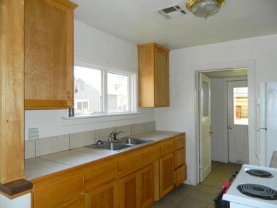 Kitchen includes Range/Frig