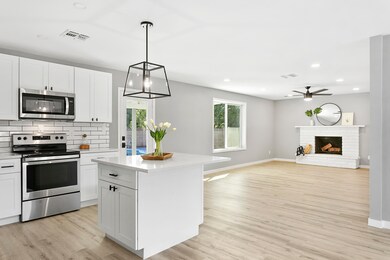 12827N30th005