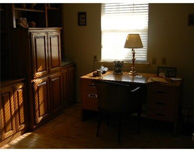 Studio/Study/Office.