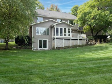 2711 Bent Tree Cir, Hopkins, MN 55305 - photo 5