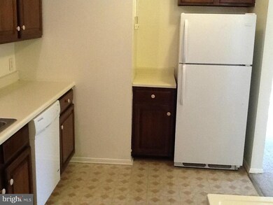 12711 Gordon Blvd unit 82, Woodbridge, VA 22192 - photo 3
