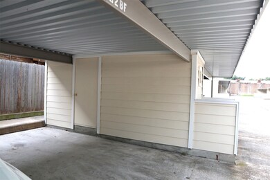 10252 Briar Forest Dr unit 236, Houston, TX 77042 - photo 2