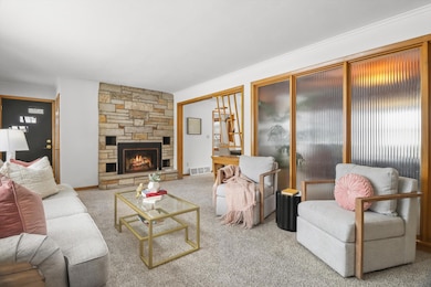 815 Parkview Ln, Mukwonago, WI 53149 - photo 5