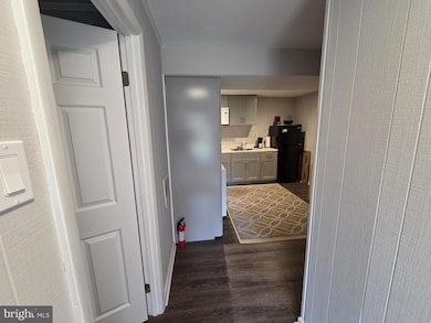 7009 Lamp Post Ln unit B, Alexandria, VA 22306 - photo 3
