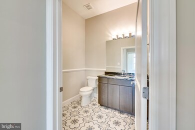 114 Harmony Dr SE, Vienna, VA 22180 - photo 7