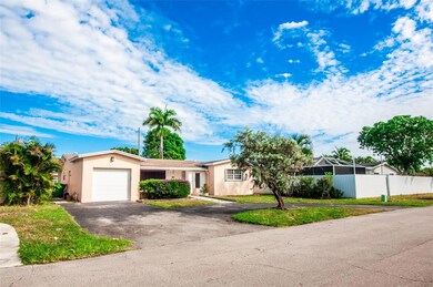 7813 Biltmore Blvd, Miramar, FL 33023 - photo 2
