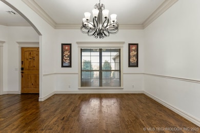 Formal dining or office/flex space
