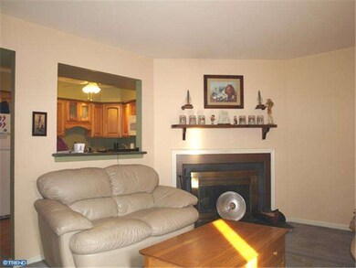 512 Barrington Ct, Sellersville, PA 18960 - photo 4