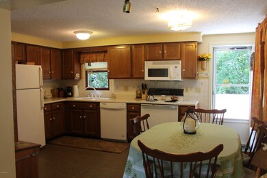 105 Cadwell Rd, Pittsfield, MA 01201 - photo 6