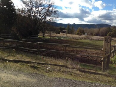 6251 Foley Ln, Central Point, OR 97502 - photo 3