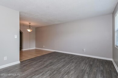 10751 Tulsa Rd, Jacksonville, FL 32218 - photo 3