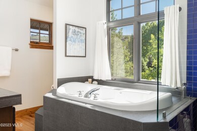 2901_june_creek_rd_a_interior_master_bat