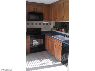 Kitchen - New Stove & Microwave, Newer countertop,