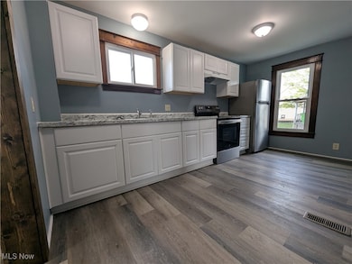 810 Pine St, Coshocton, OH 43812 - photo 6