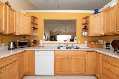1711 Linden Tr-5