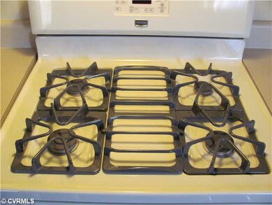 Computer Room - Nice up-graded Gas range!