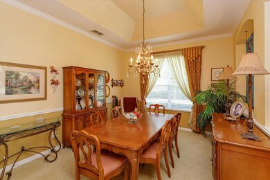 Dining room with tray ceiling